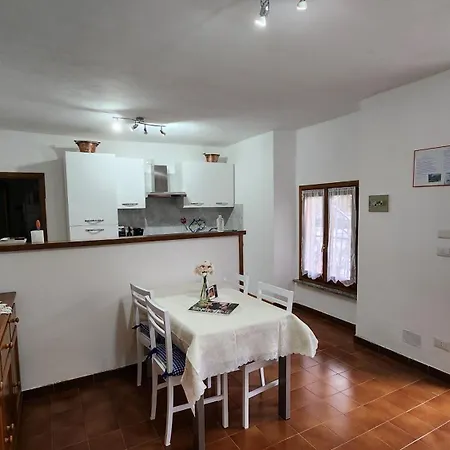 Laura'S Cottage With A View Of The Lake And Mountains Lierna Room photo
