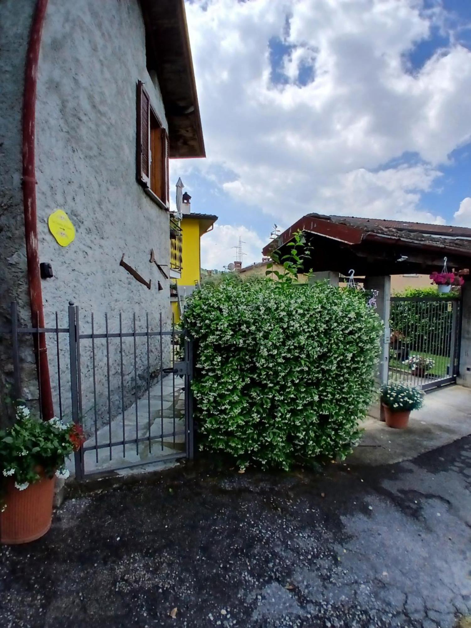 Vakantiehuis Laura'S Cottage With A View Of The Lake And Mountains Lierna